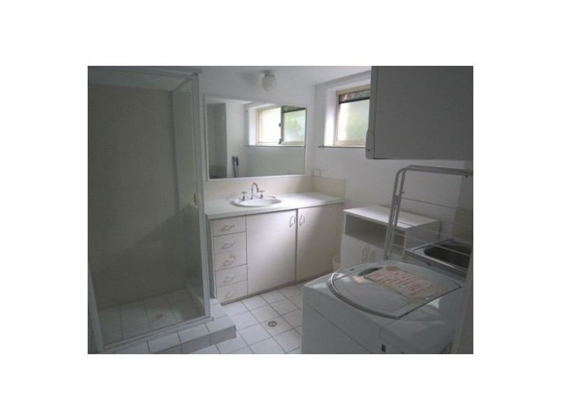 1/10 Brisbane Road, Labrador QLD 4215