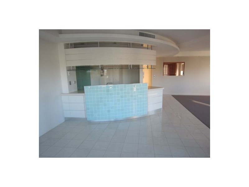 2/5 Canal Avenue, Runaway Bay QLD 4216