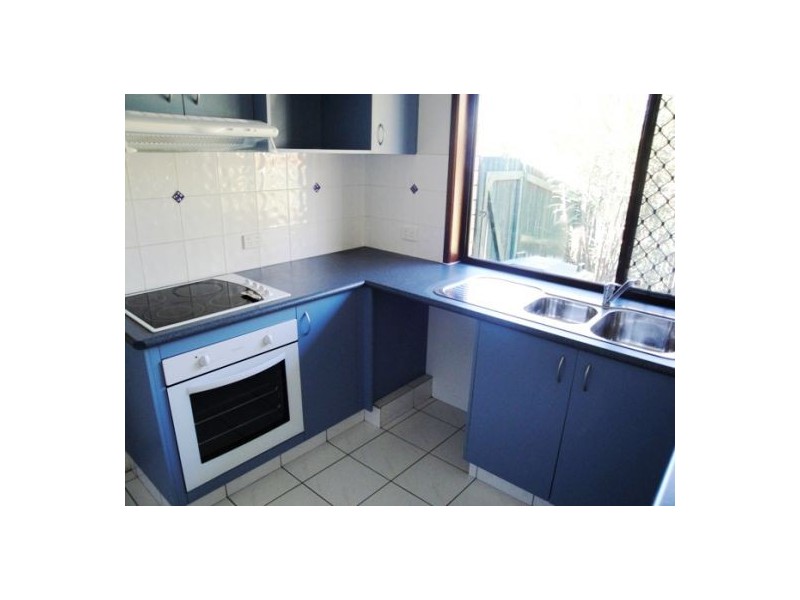 2/67 Botanical Drive, Labrador QLD 4215