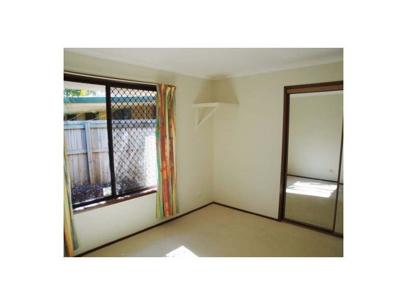 2/67 Botanical Drive, Labrador QLD 4215