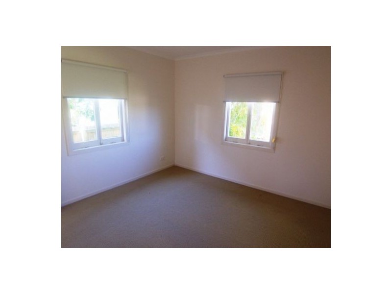 128 Pohlman Street, Southport QLD 4215