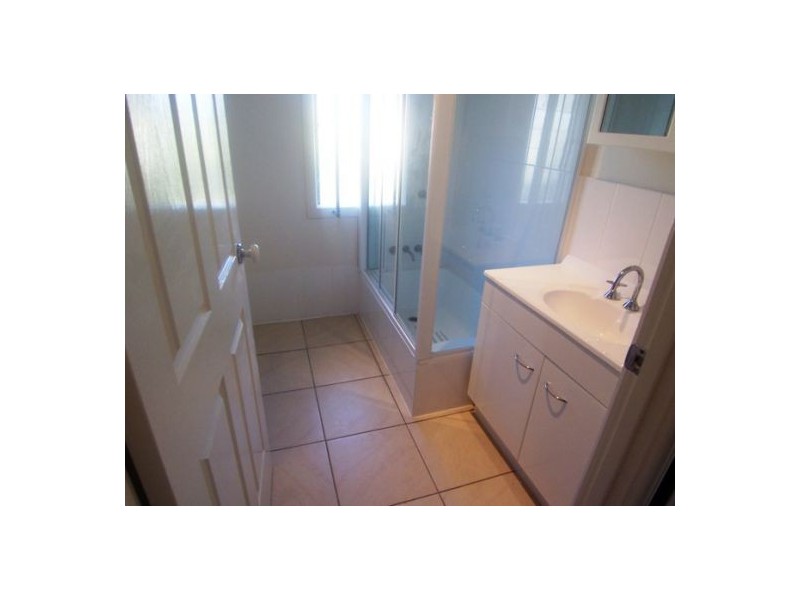 128 Pohlman Street, Southport QLD 4215