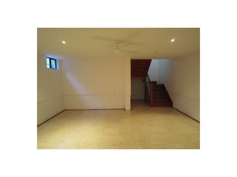 2/134 Ridgeway Avenue, Southport QLD 4215