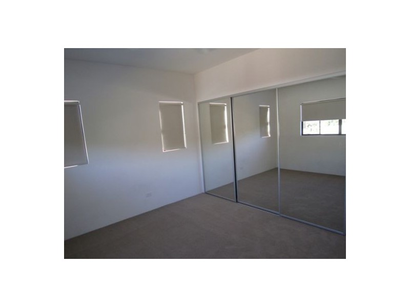 2/134 Ridgeway Avenue, Southport QLD 4215