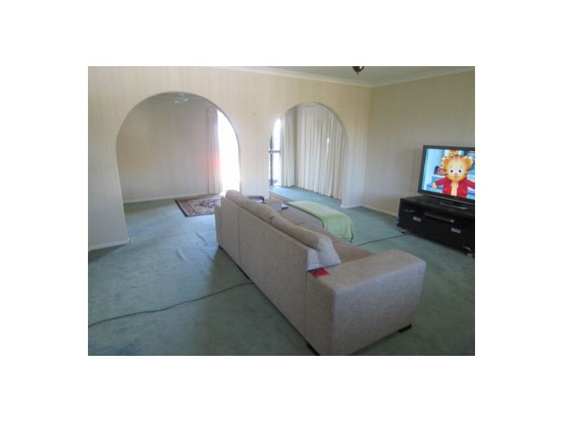 10 Lee Road, Runaway Bay QLD 4216