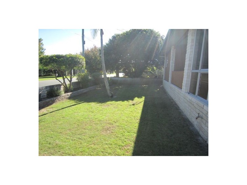 10 Lee Road, Runaway Bay QLD 4216