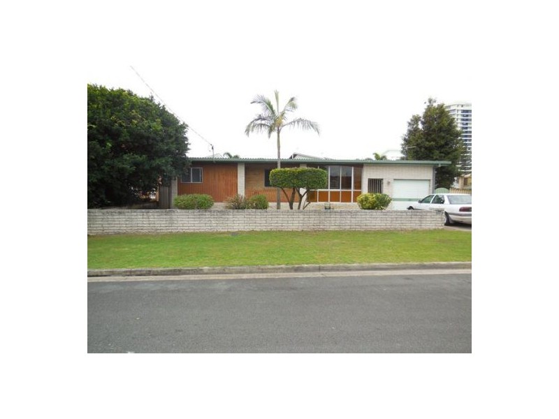 10 Lee Road, Runaway Bay QLD 4216