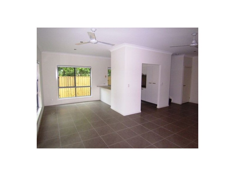 8/16-18 Geoff Wolter Drive West, Molendinar QLD 4214