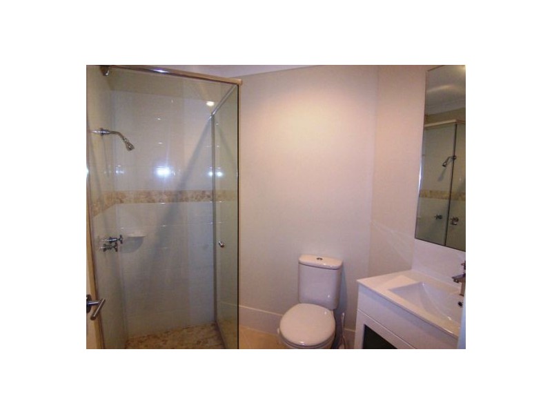 2/119 Minnie Street, Southport QLD 4215