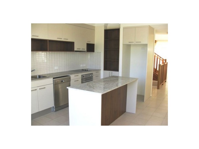 2/4 King Street, Southport QLD 4215