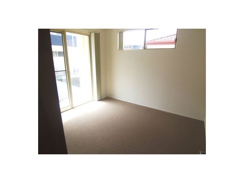 2/4 King Street, Southport QLD 4215