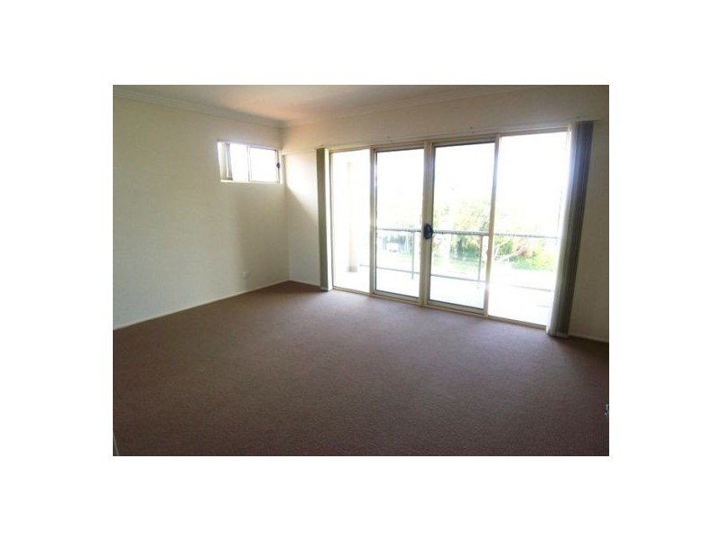 2/4 King Street, Southport QLD 4215