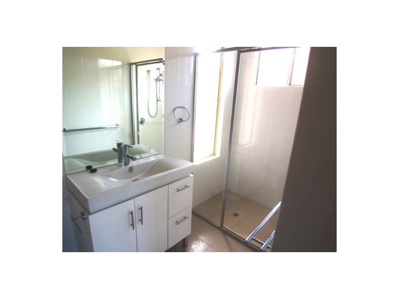 2/4 King Street, Southport QLD 4215