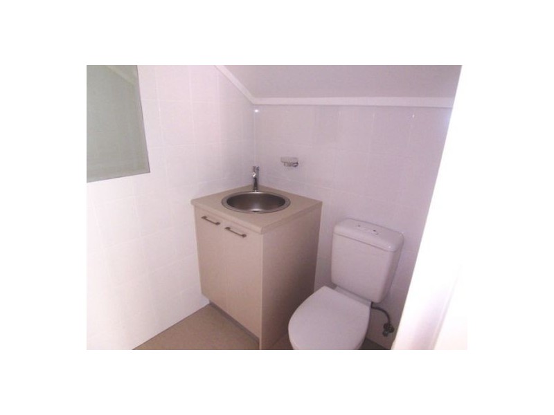 2/4 King Street, Southport QLD 4215