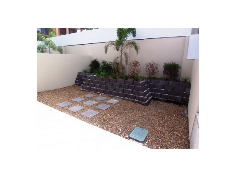 2/4 King Street, Southport QLD 4215