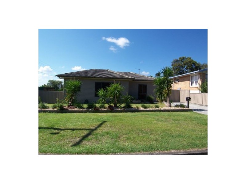 19 Heydon Avenue, Labrador QLD 4215