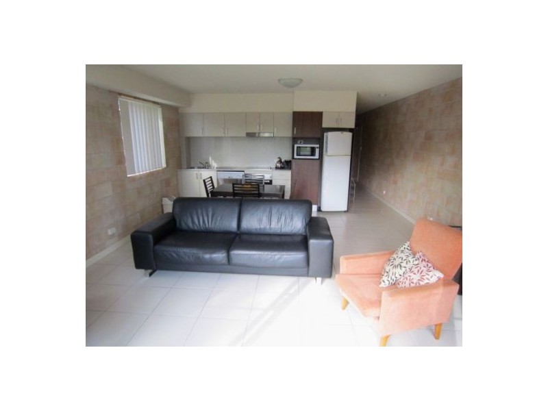 4/148 High Street, Southport QLD 4215