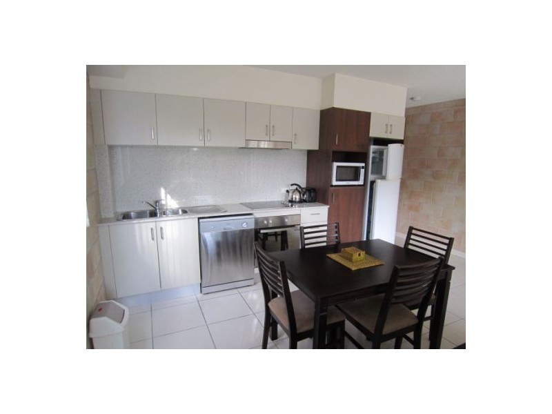 4/148 High Street, Southport QLD 4215