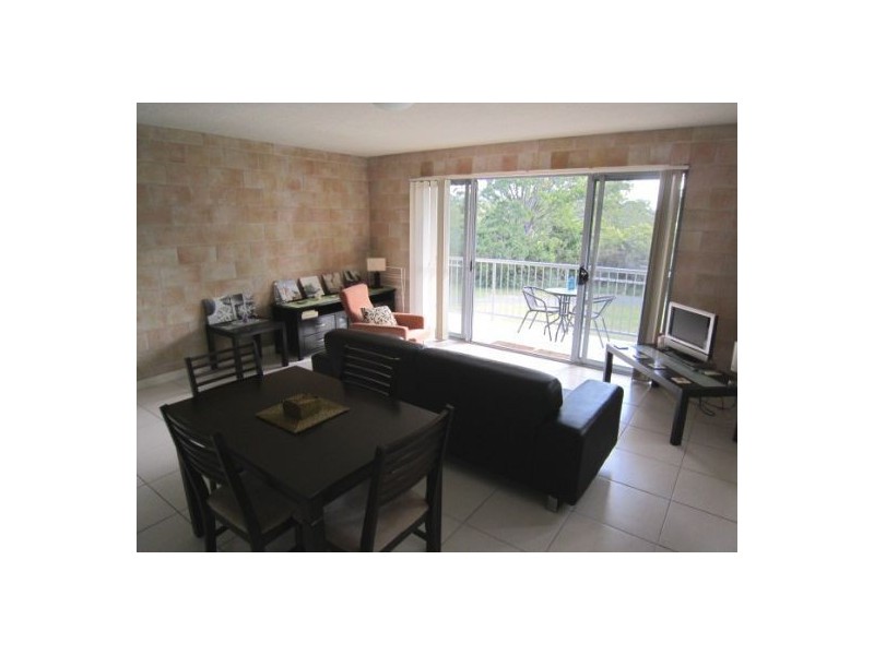 4/148 High Street, Southport QLD 4215