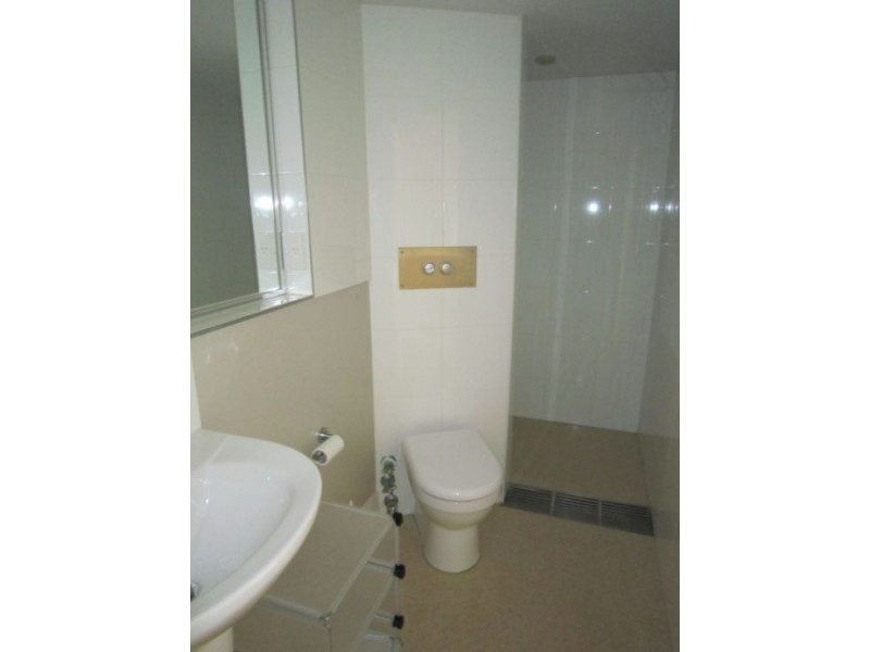 4/148 High Street, Southport QLD 4215