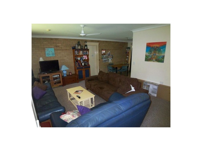 1&2/16 Davebill Court, Labrador QLD 4215