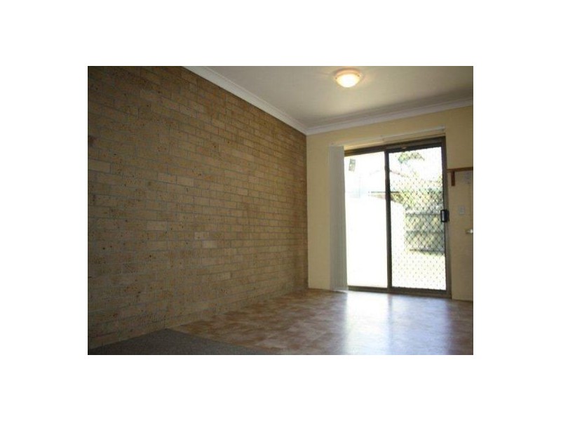 1&2/16 Davebill Court, Labrador QLD 4215