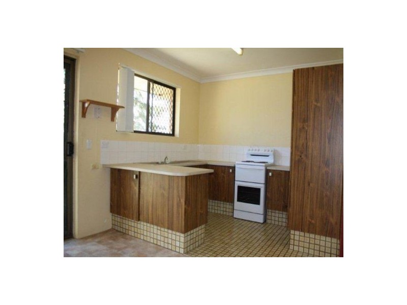 1&2/16 Davebill Court, Labrador QLD 4215