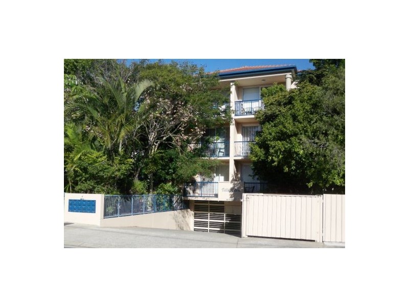 17/4 Adori Street, Chevron Island QLD 4217