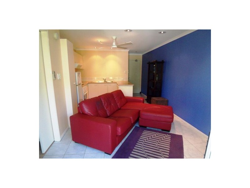 17/4 Adori Street, Chevron Island QLD 4217