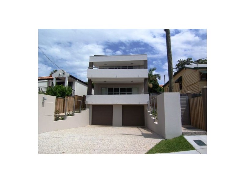 2/8 Walton Street, Southport QLD 4215