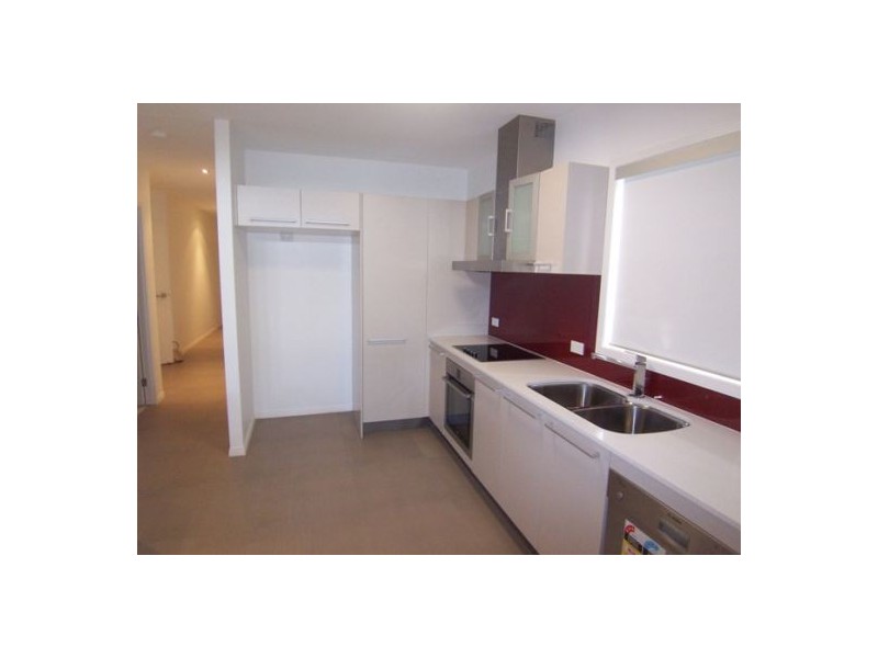 2/8 Walton Street, Southport QLD 4215