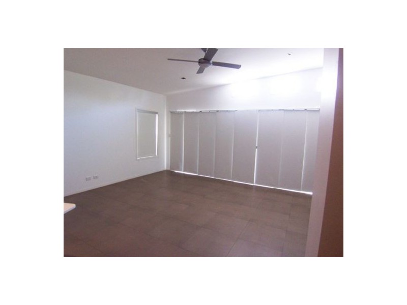 2/8 Walton Street, Southport QLD 4215