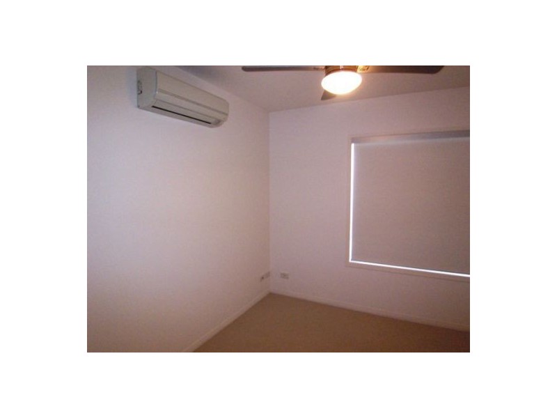 2/8 Walton Street, Southport QLD 4215