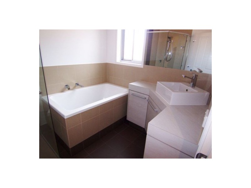 2/8 Walton Street, Southport QLD 4215