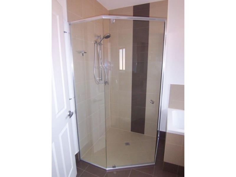 2/8 Walton Street, Southport QLD 4215