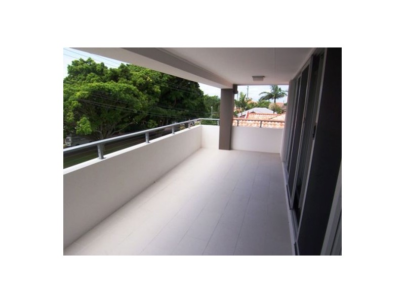 2/8 Walton Street, Southport QLD 4215