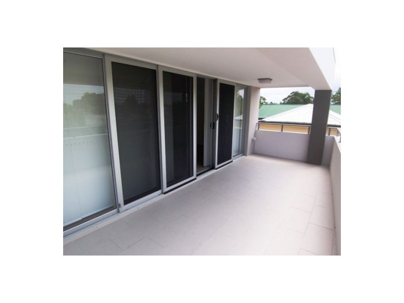 2/8 Walton Street, Southport QLD 4215