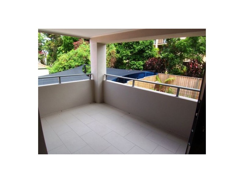 2/8 Walton Street, Southport QLD 4215