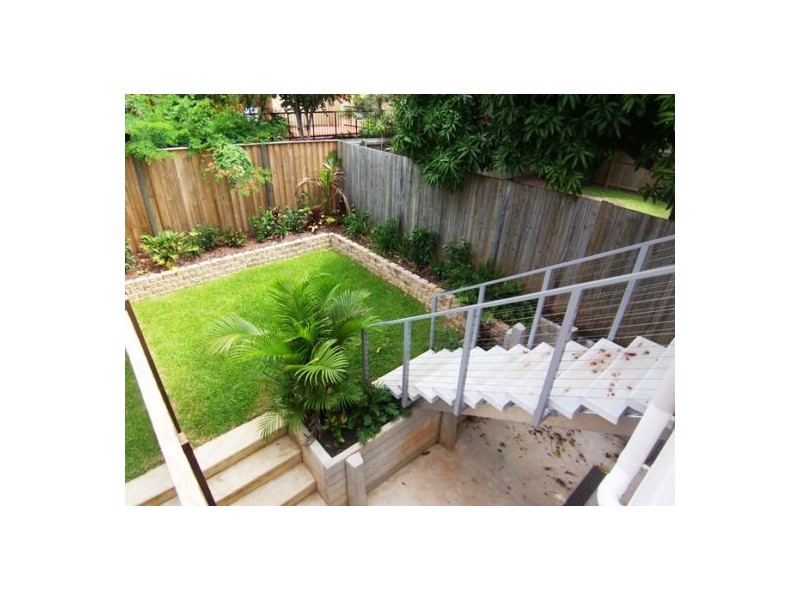 2/8 Walton Street, Southport QLD 4215