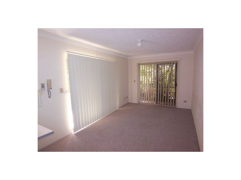 1/144 Marine Parade, Southport QLD 4215