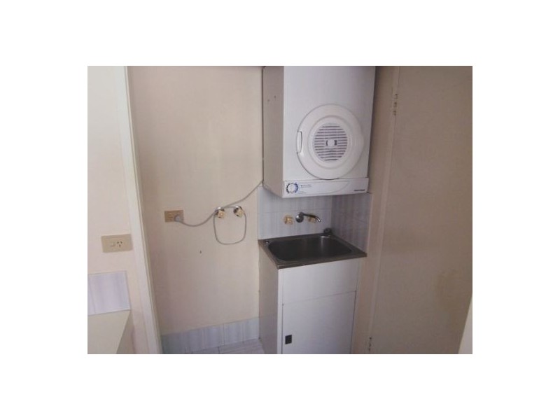 1/144 Marine Parade, Southport QLD 4215