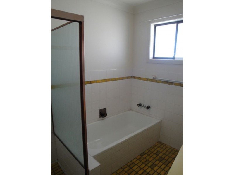 32 Lavinia Street, Southport QLD 4215