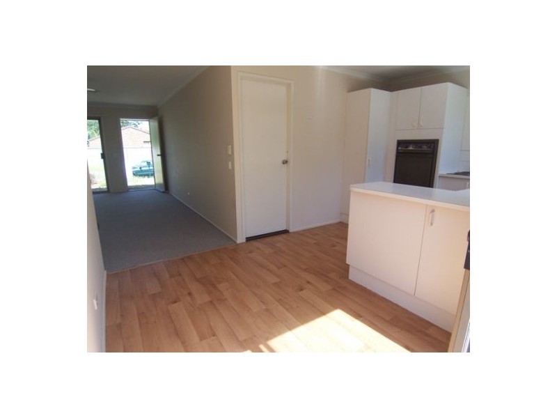 1/98 Kangaroo Av, Coombabah QLD 4216