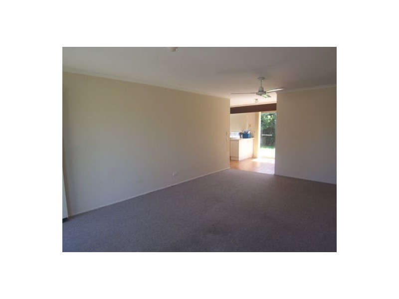 1/98 Kangaroo Av, Coombabah QLD 4216