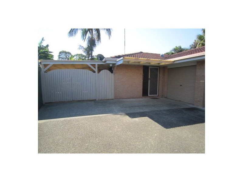 2/14 Botanical Drive, Labrador QLD 4215