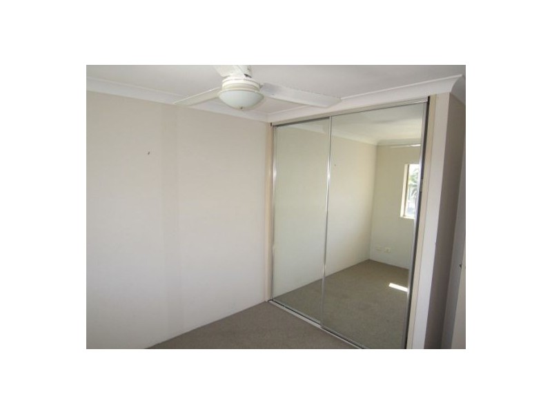 11/25 Walton Street, Southport QLD 4215