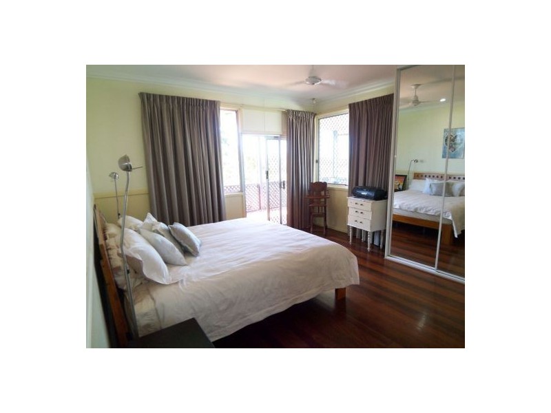 50 Broad Street, Labrador QLD 4215