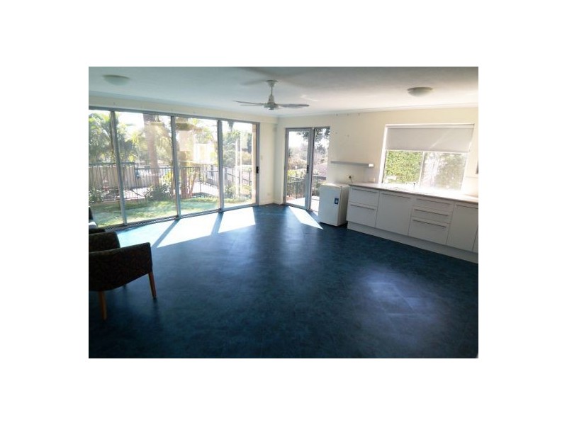 50 Broad Street, Labrador QLD 4215