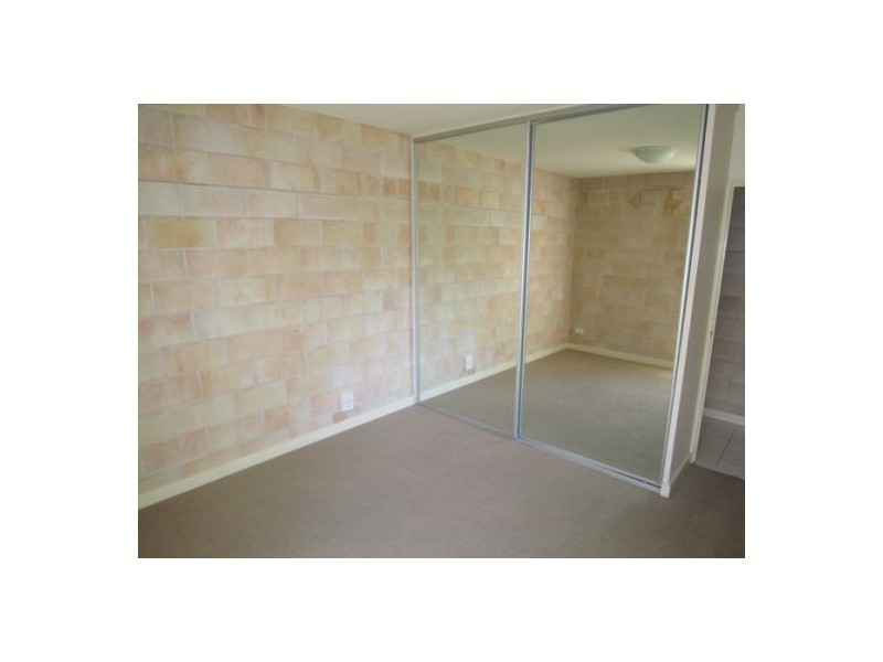 2/148 High Street, Southport QLD 4215