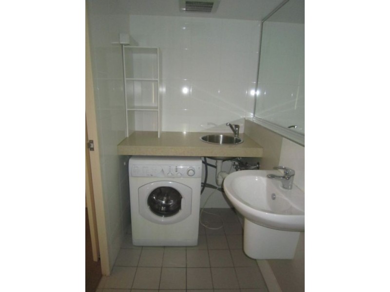 2/148 High Street, Southport QLD 4215